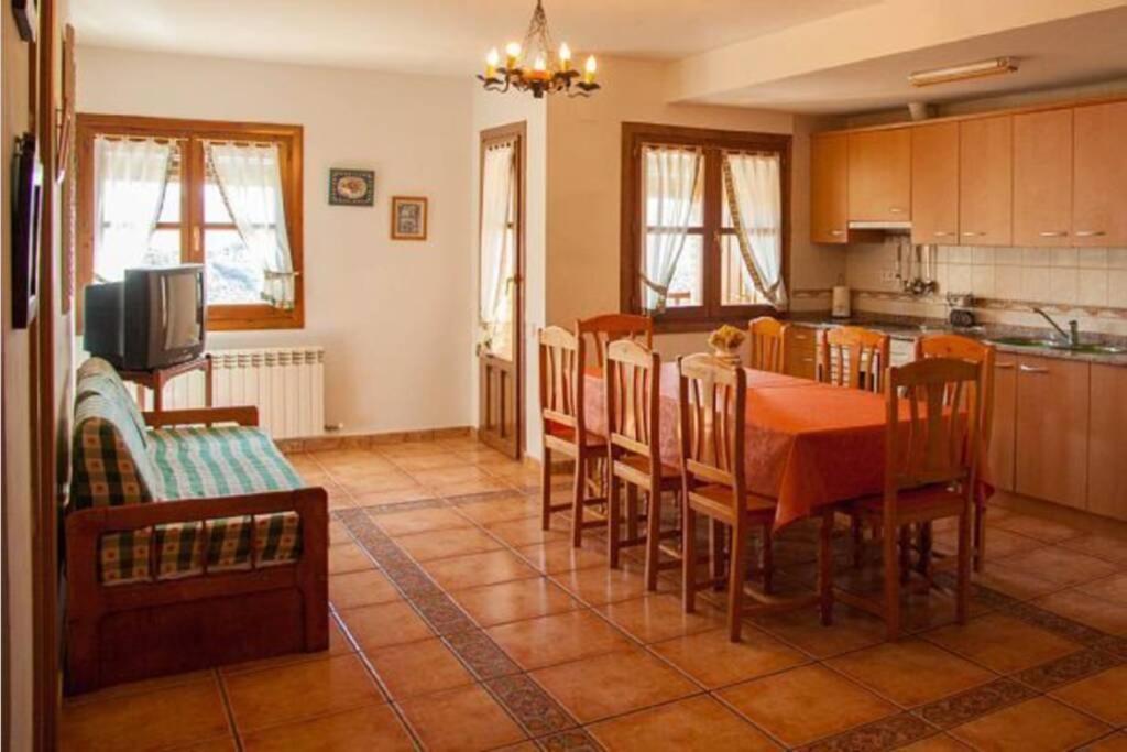 شقة Alquézar  في Apartamento San Hipolito المظهر الخارجي الصورة